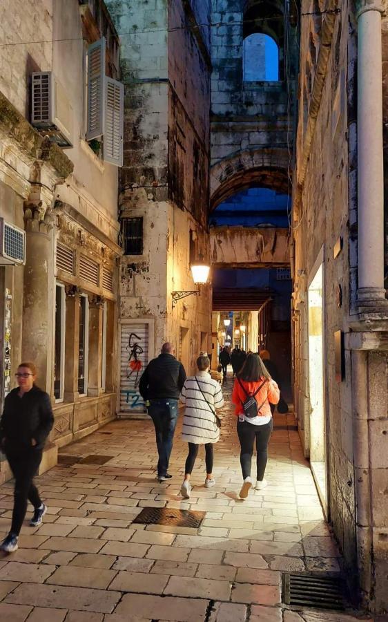 Amber S Podzemnom Garazom Spalato